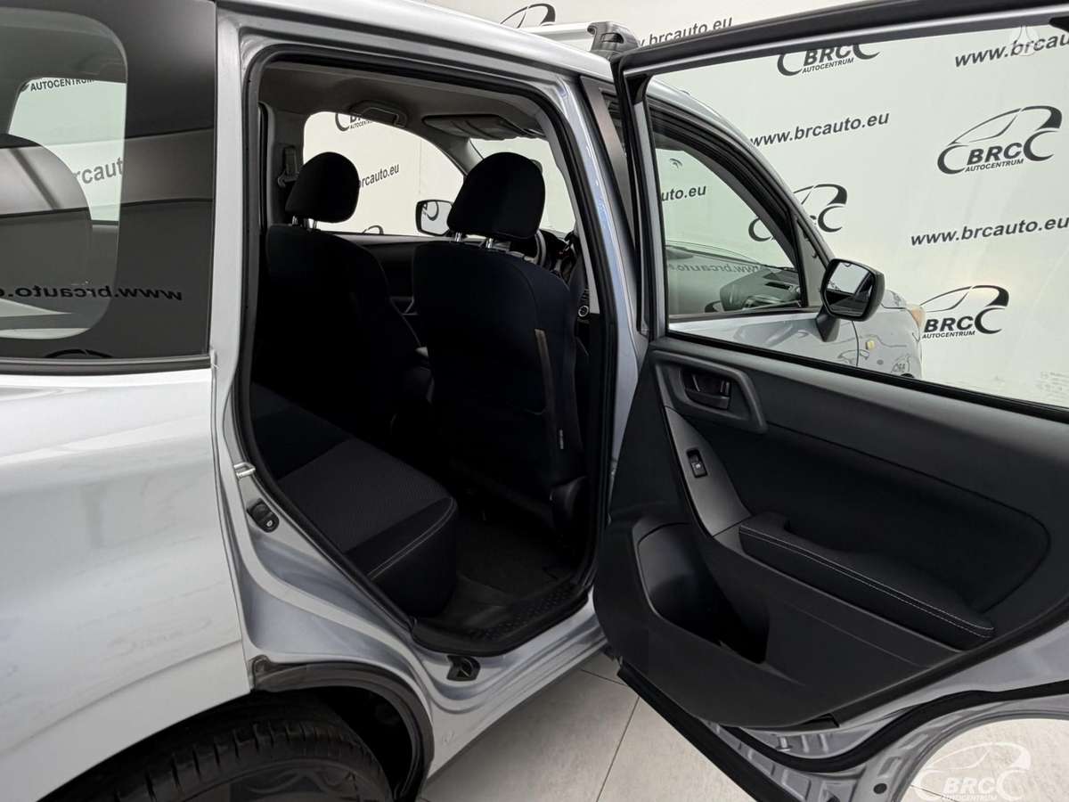 Subaru Forester, 2.5 l., off-road / crossover