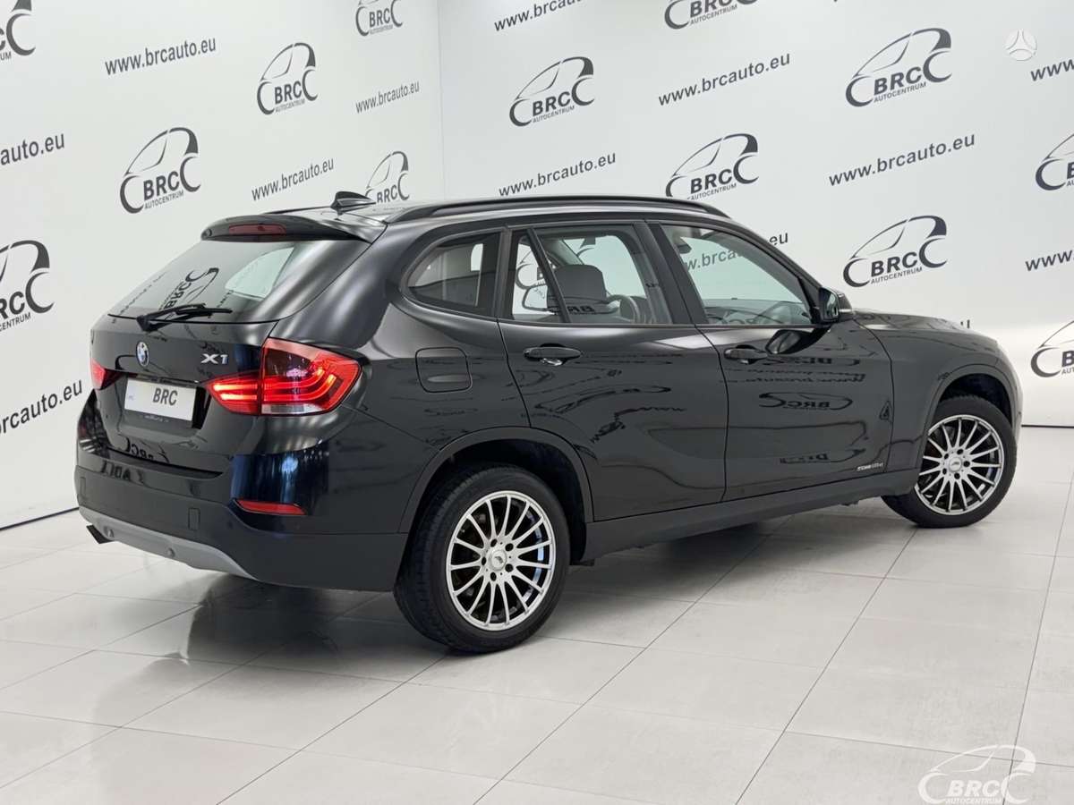 BMW X1, 2.0 l., off-road / crossover