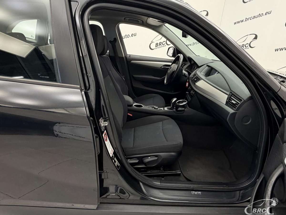 BMW X1, 2.0 l., off-road / crossover
