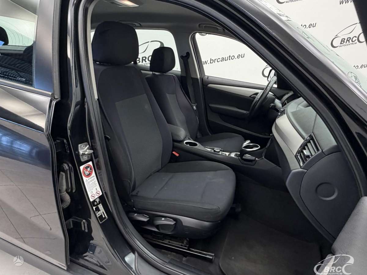 BMW X1, 2.0 l., off-road / crossover