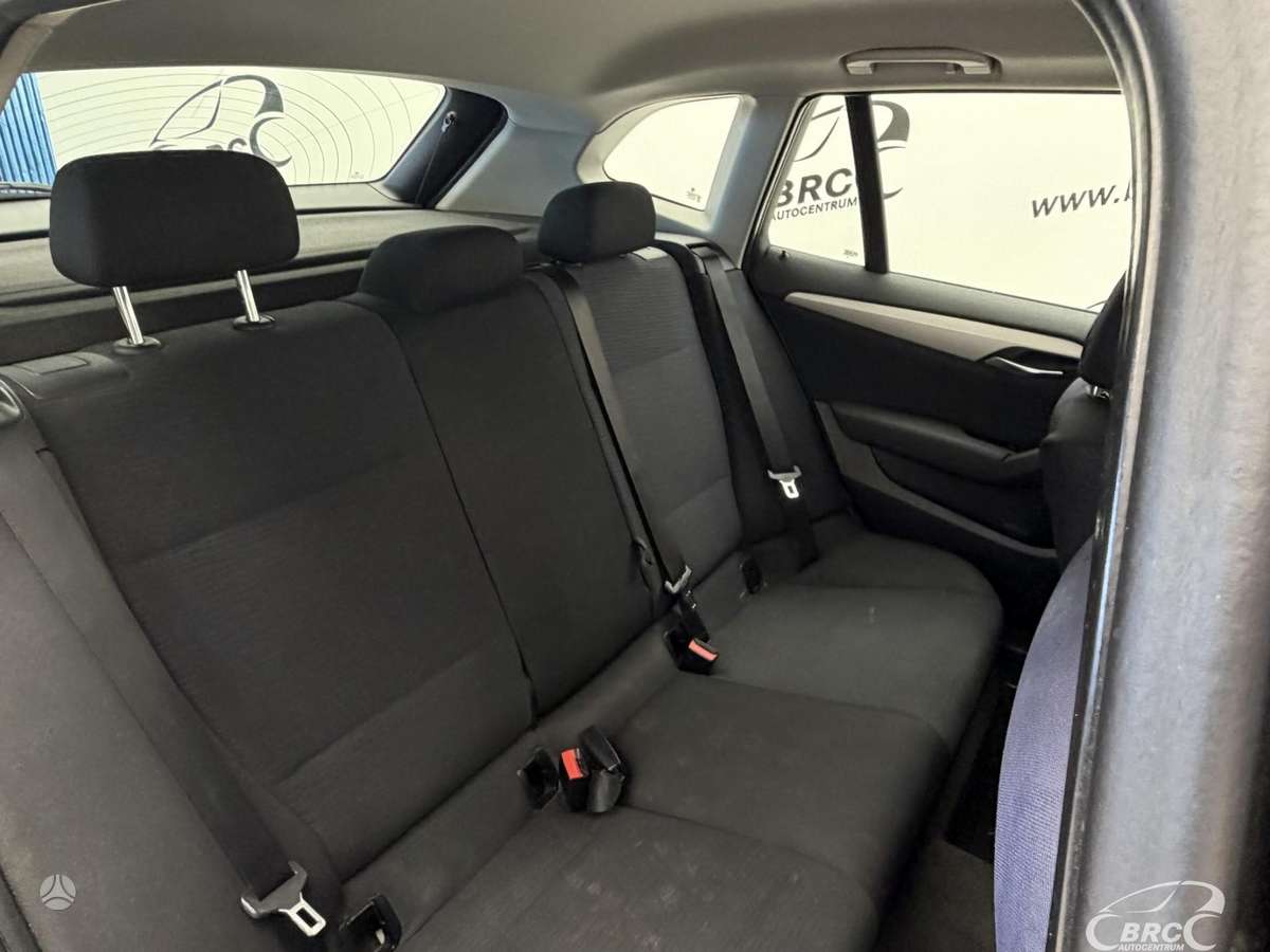 BMW X1, 2.0 l., off-road / crossover