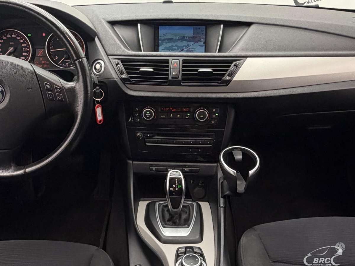 BMW X1, 2.0 l., off-road / crossover
