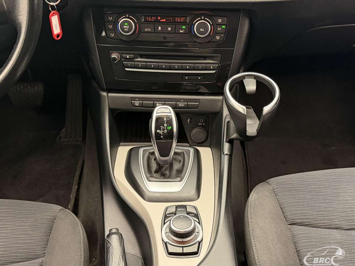 BMW X1, 2.0 l., off-road / crossover
