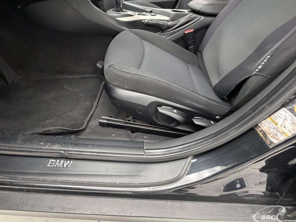 BMW X1, 2.0 l., off-road / crossover