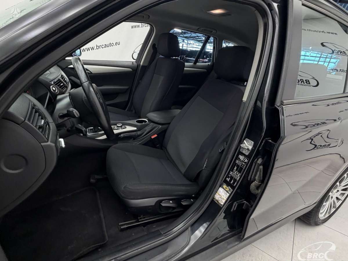 BMW X1, 2.0 l., off-road / crossover