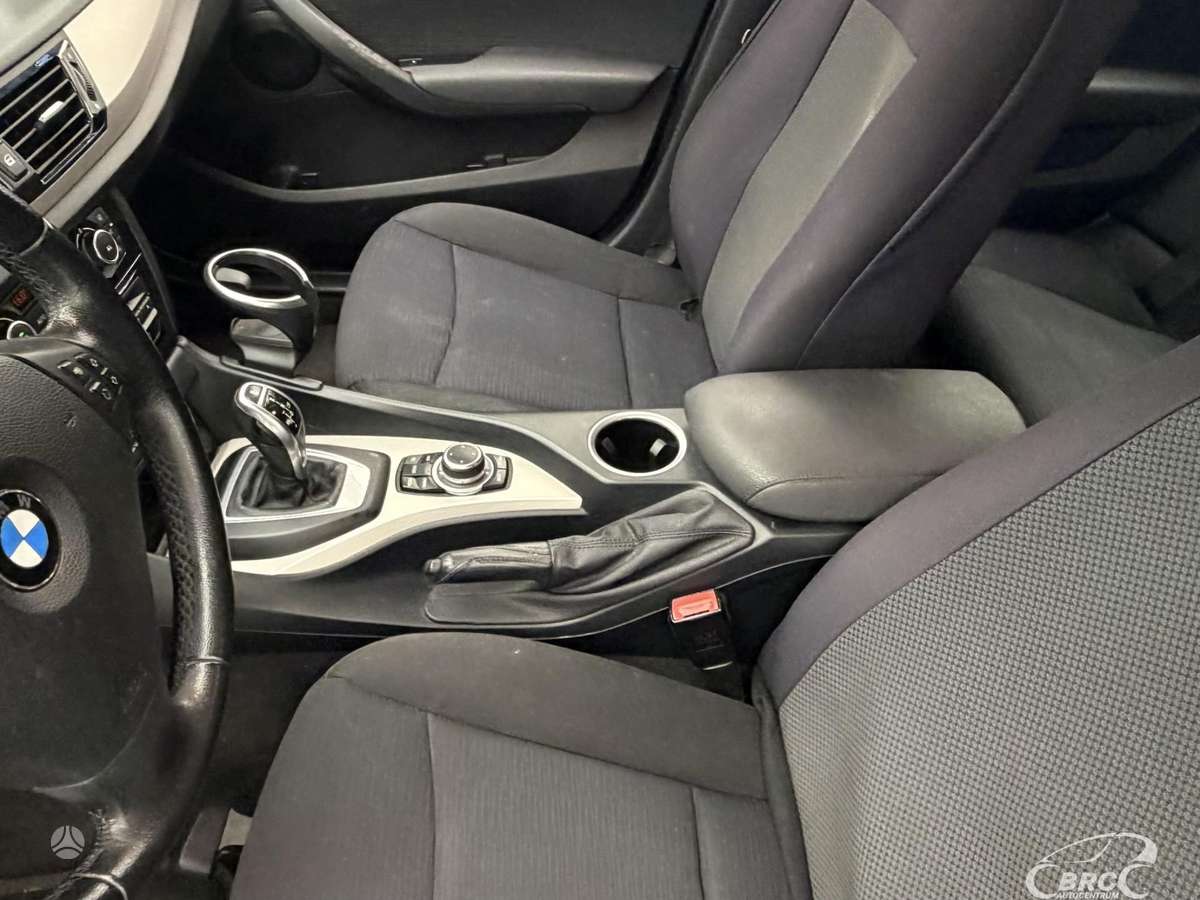 BMW X1, 2.0 l., off-road / crossover
