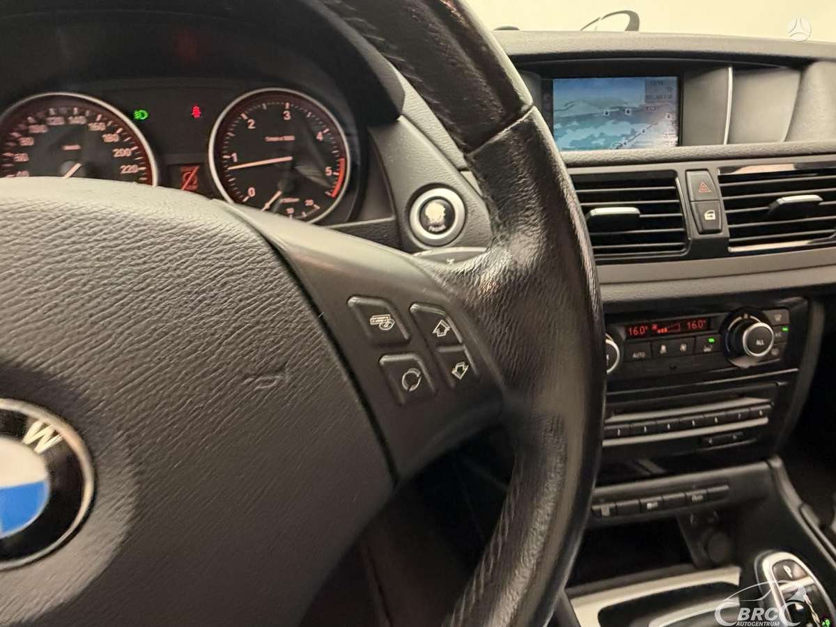 BMW X1, 2.0 l., off-road / crossover