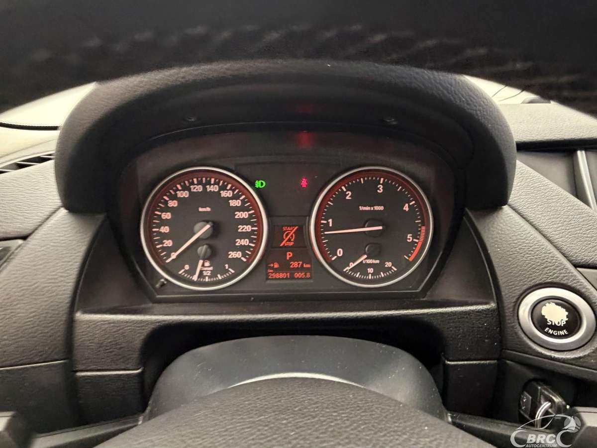 BMW X1, 2.0 l., off-road / crossover