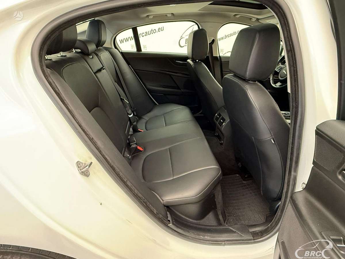 Jaguar XE, 2.0 l., Седан