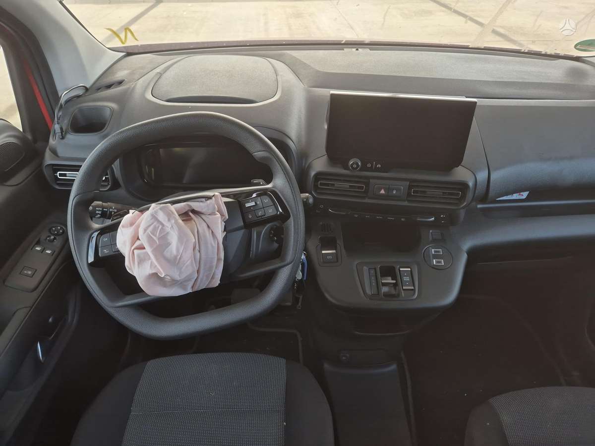 Opel Combo dalimis. 9 151 km