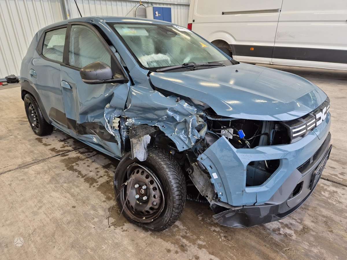 Dacia Spring dalimis. 8 570 km