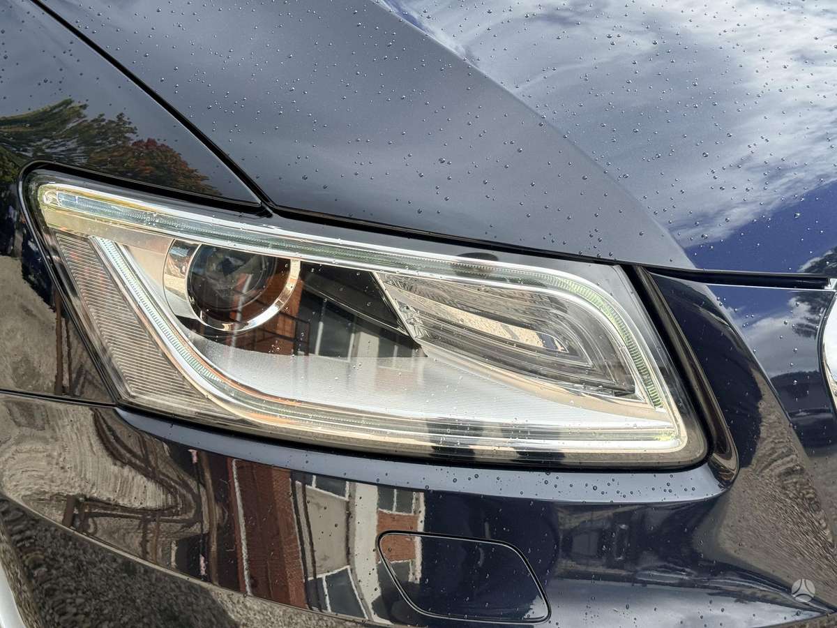 Audi Q5, 2.0 l., off-road / crossover