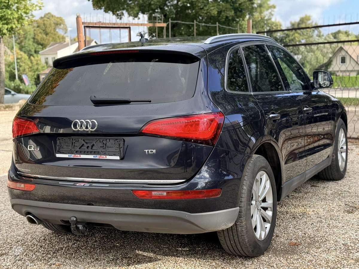 Audi Q5, 2.0 l., off-road / crossover