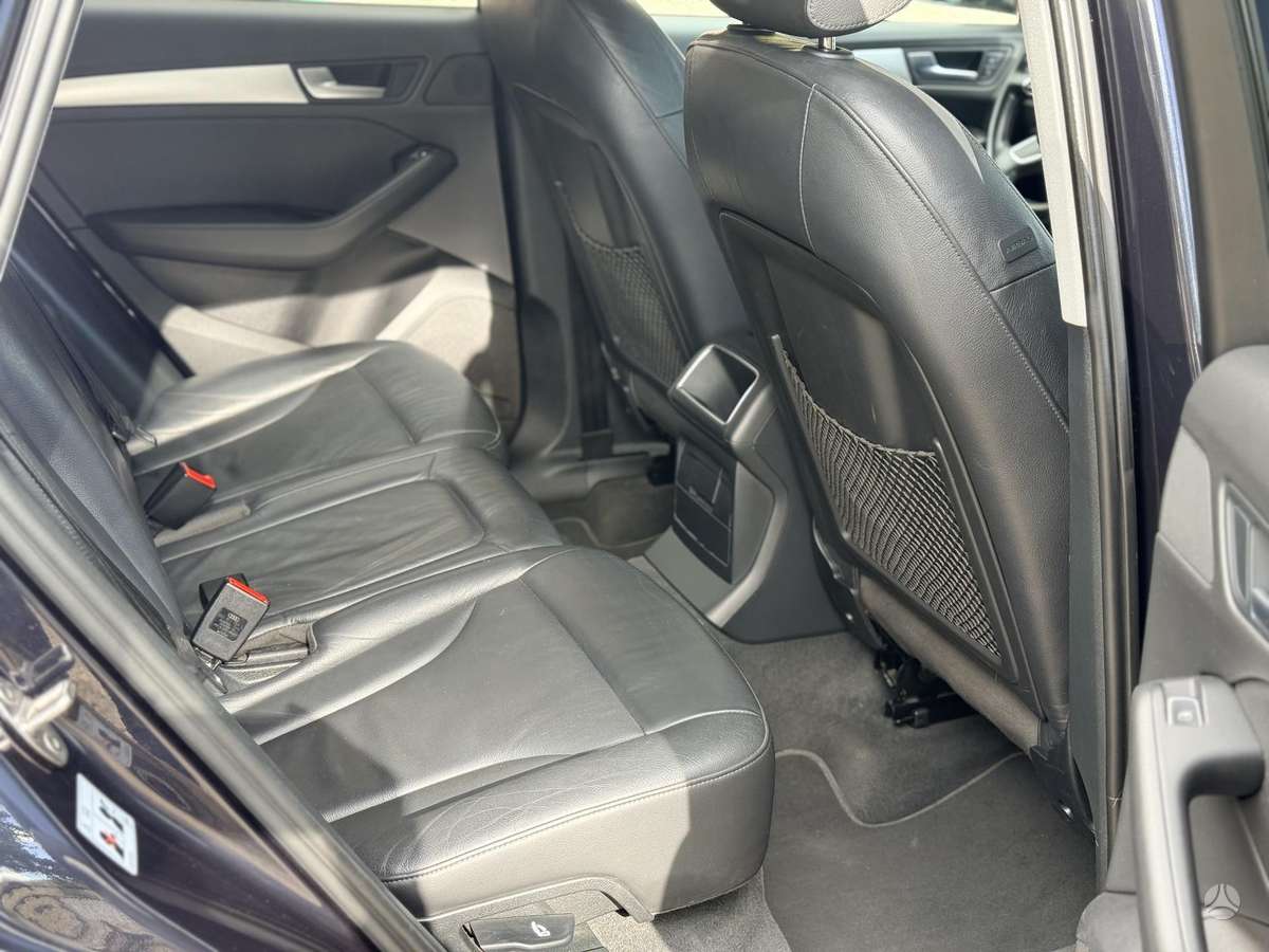 Audi Q5, 2.0 l., off-road / crossover