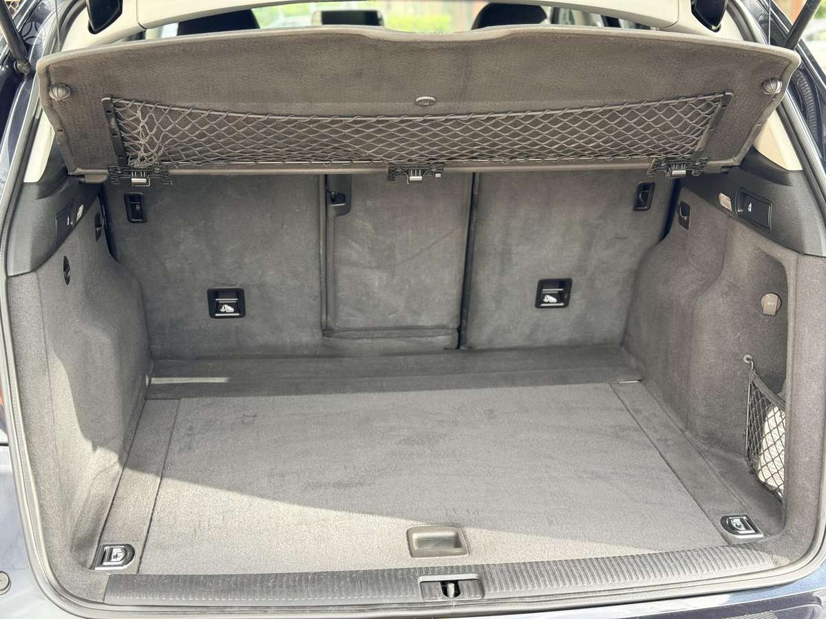 Audi Q5, 2.0 l., off-road / crossover