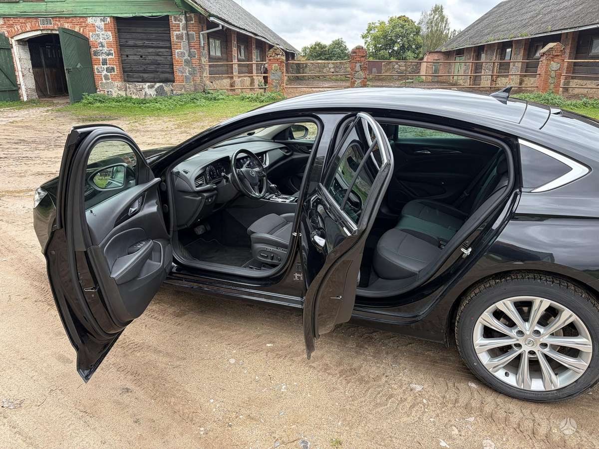 Opel Insignia, 2.0 l., hatchback