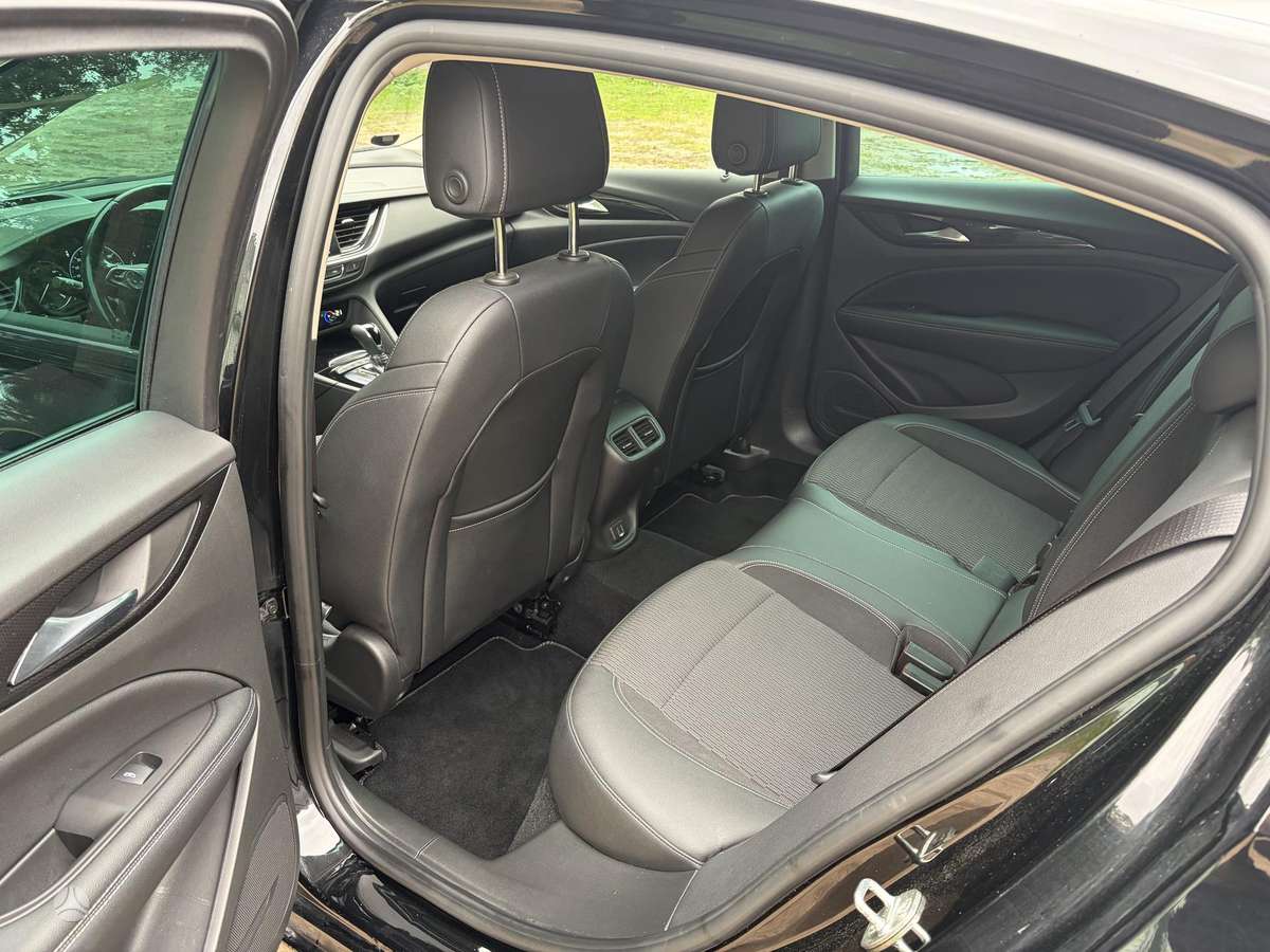 Opel Insignia, 2.0 l., hatchback