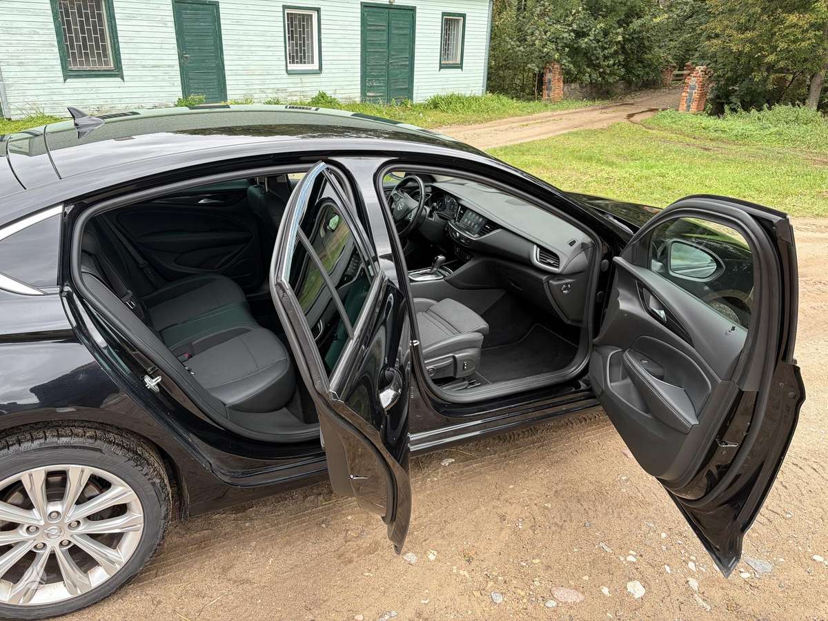 Opel Insignia, 2.0 l., hatchback
