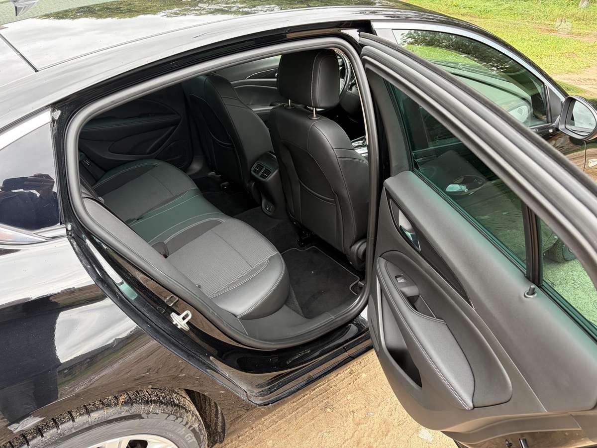 Opel Insignia, 2.0 l., hatchback