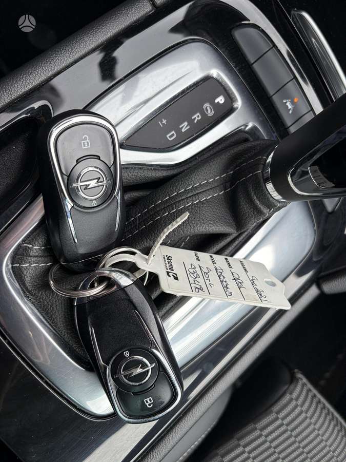 Opel Insignia, 2.0 l., hatchback