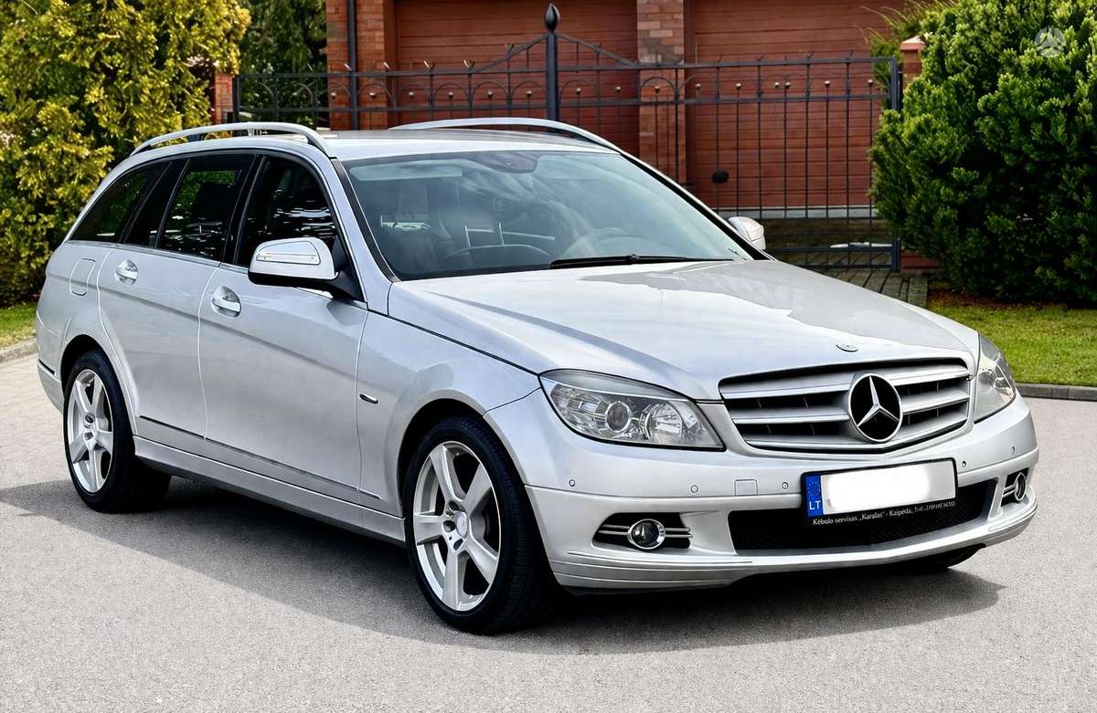 Mercedes-Benz E200, 2.0 l., Седан
