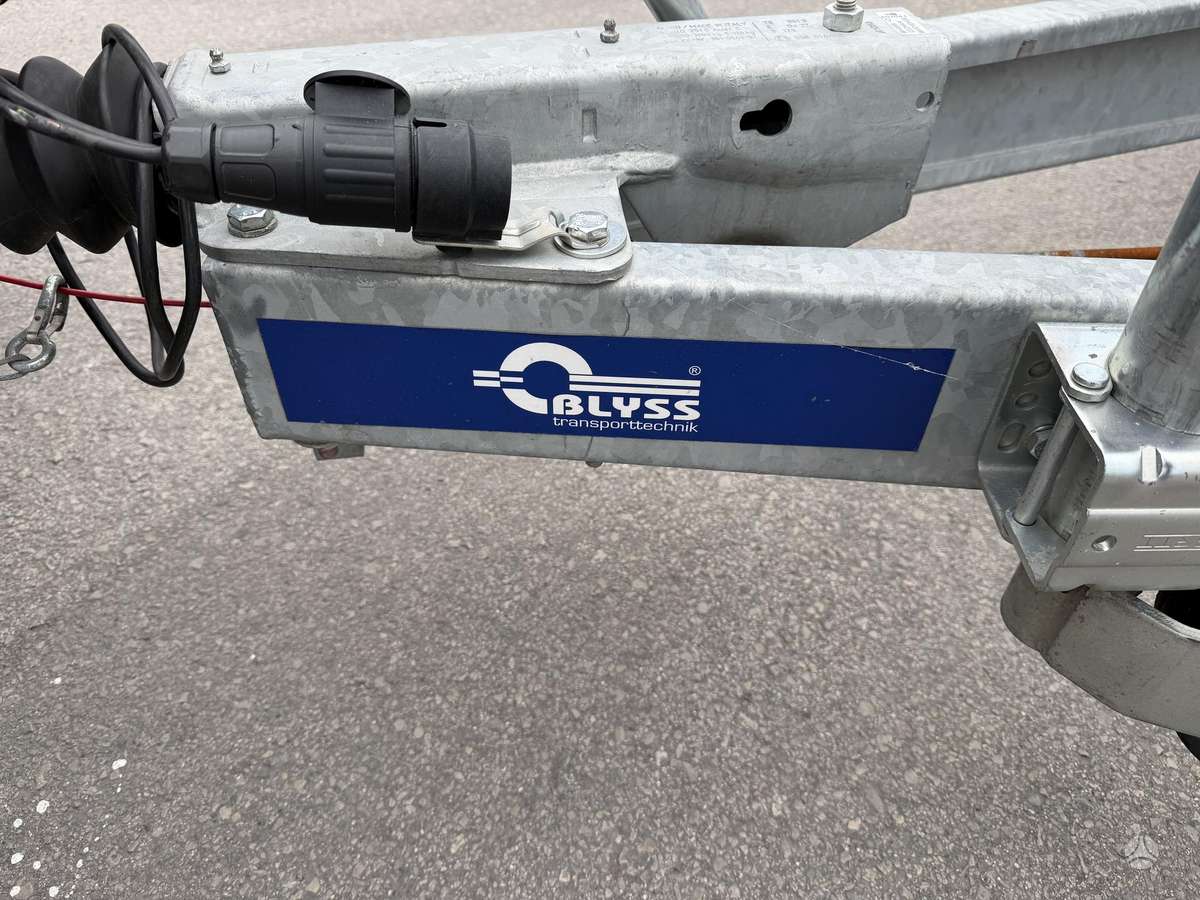 Blyss A 300, auto transporter