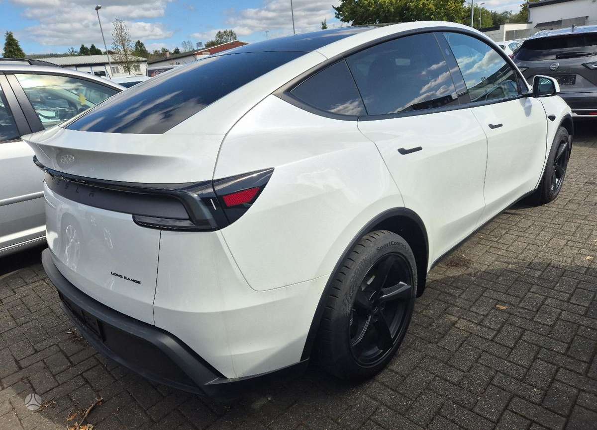 Tesla Model Y, Внедорожник / Кроссовер