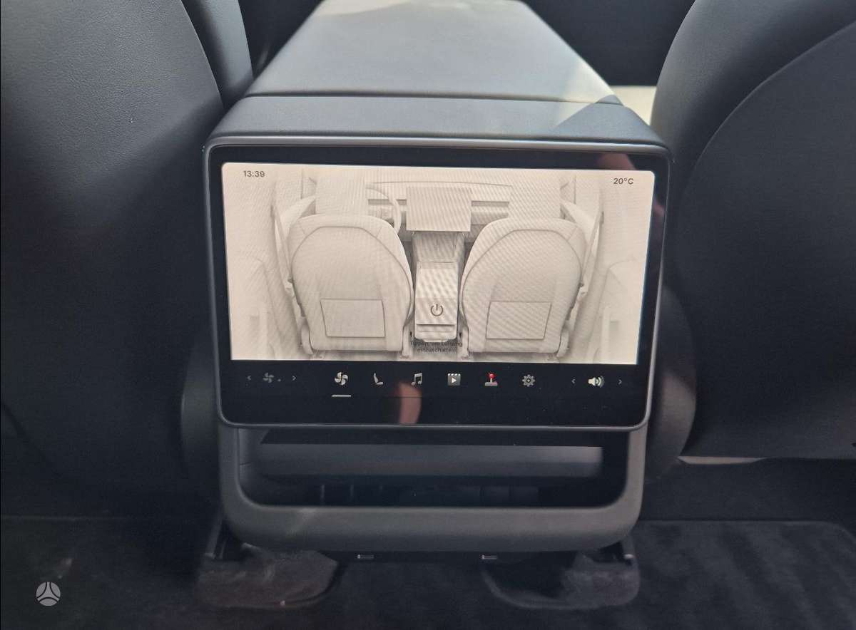 Tesla Model Y, Внедорожник / Кроссовер
