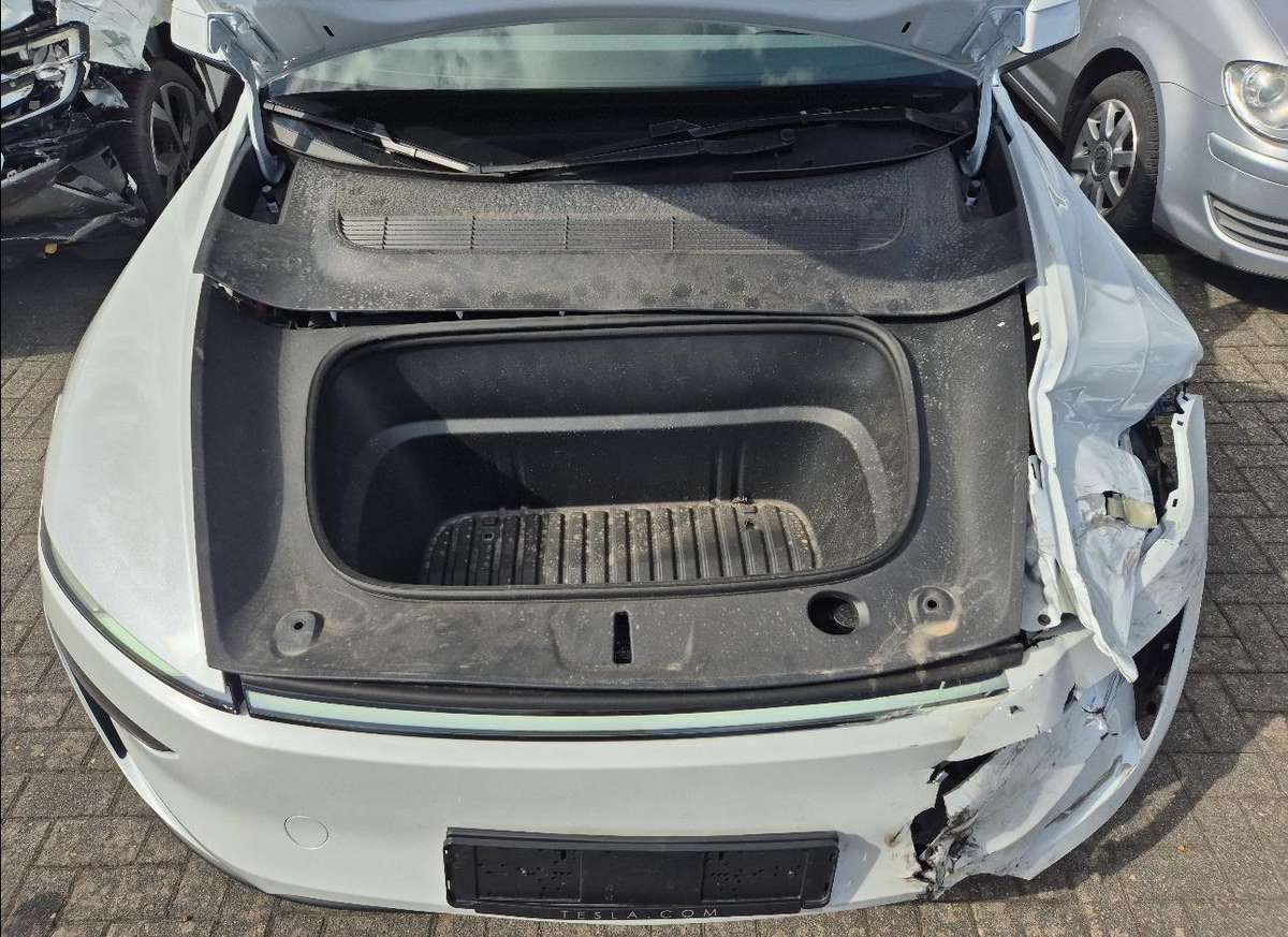 Tesla Model Y, Внедорожник / Кроссовер
