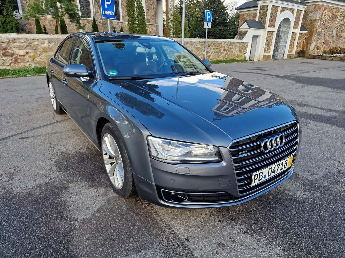 Audi A8, 3.0 l., Седан