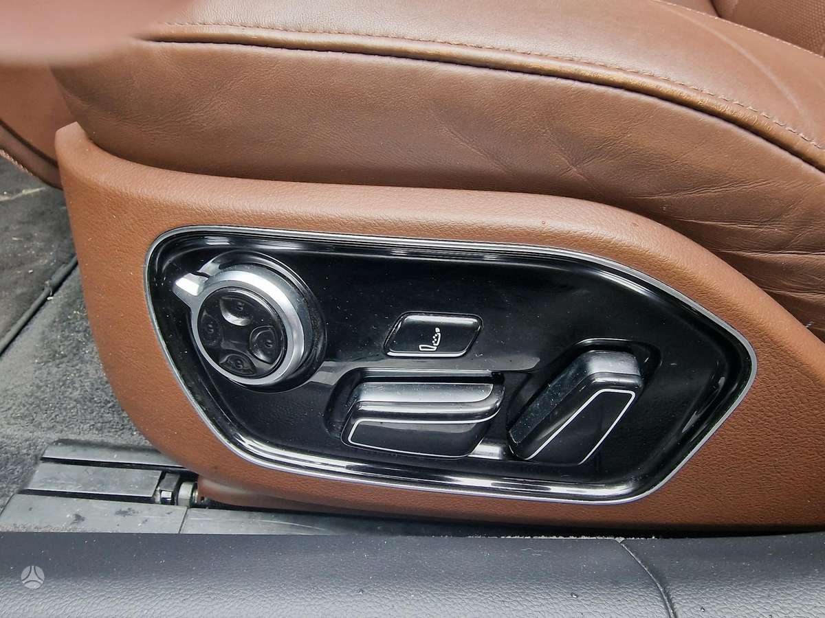 Audi A8, 3.0 l., Седан