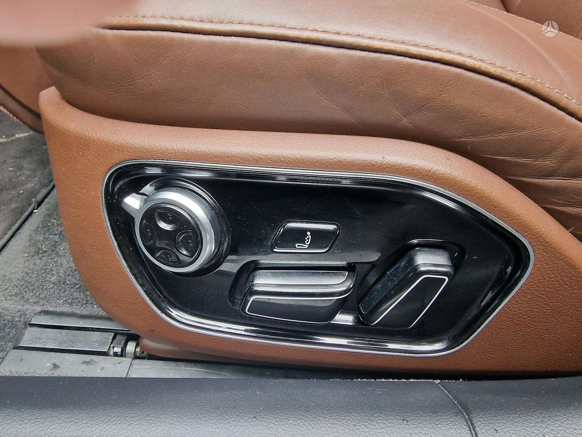Audi A8, 3.0 l., Седан