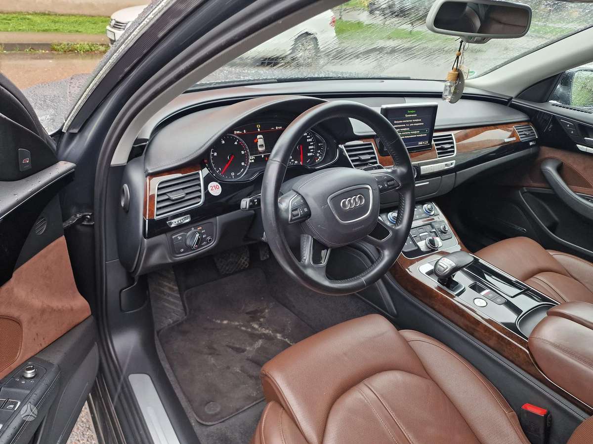 Audi A8, 3.0 l., Седан