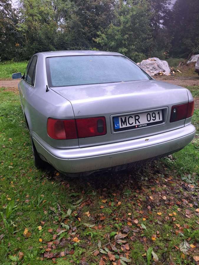 Audi A8, 4.2 l., Седан