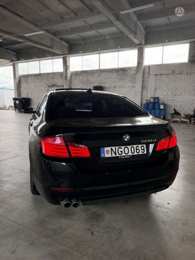 BMW 520, 2.0 l., Седан