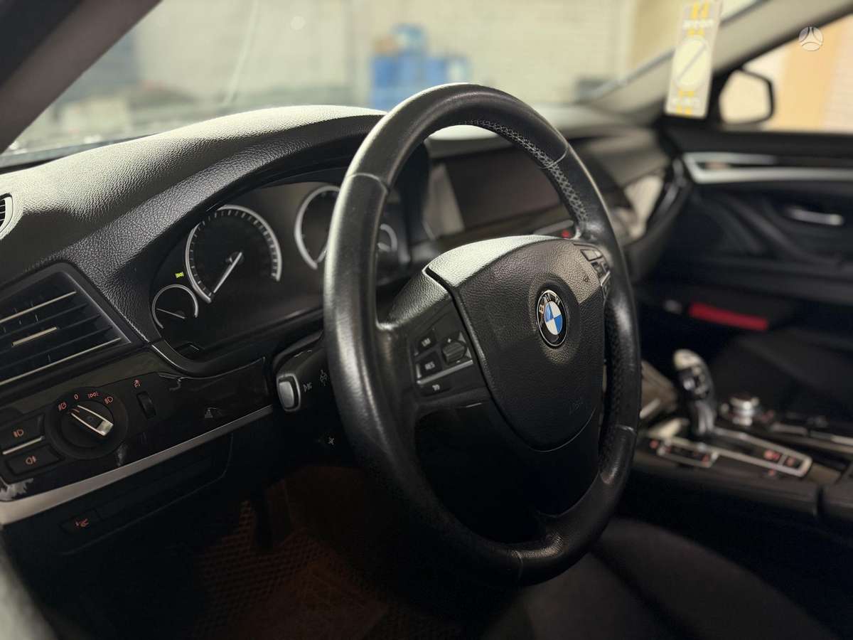 BMW 520, 2.0 l., Седан