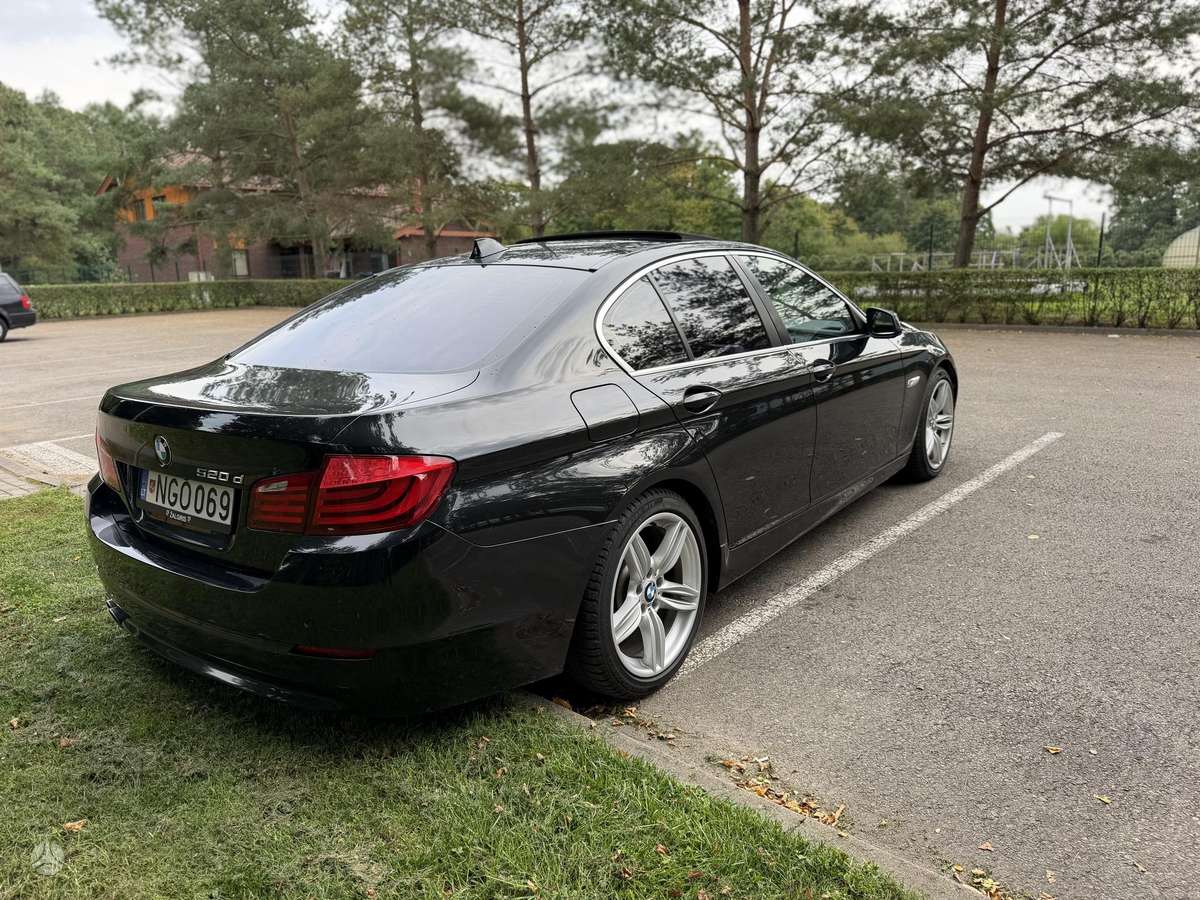 BMW 520, 2.0 l., Седан