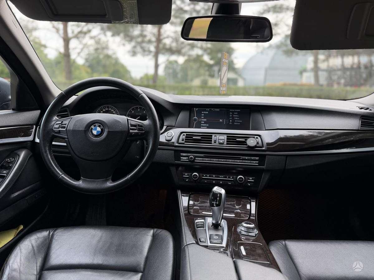 BMW 520, 2.0 l., Седан