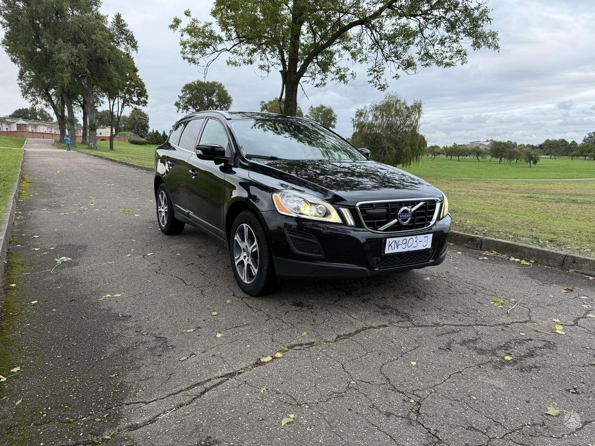 Volvo XC60, 2.0 l., Минивэн