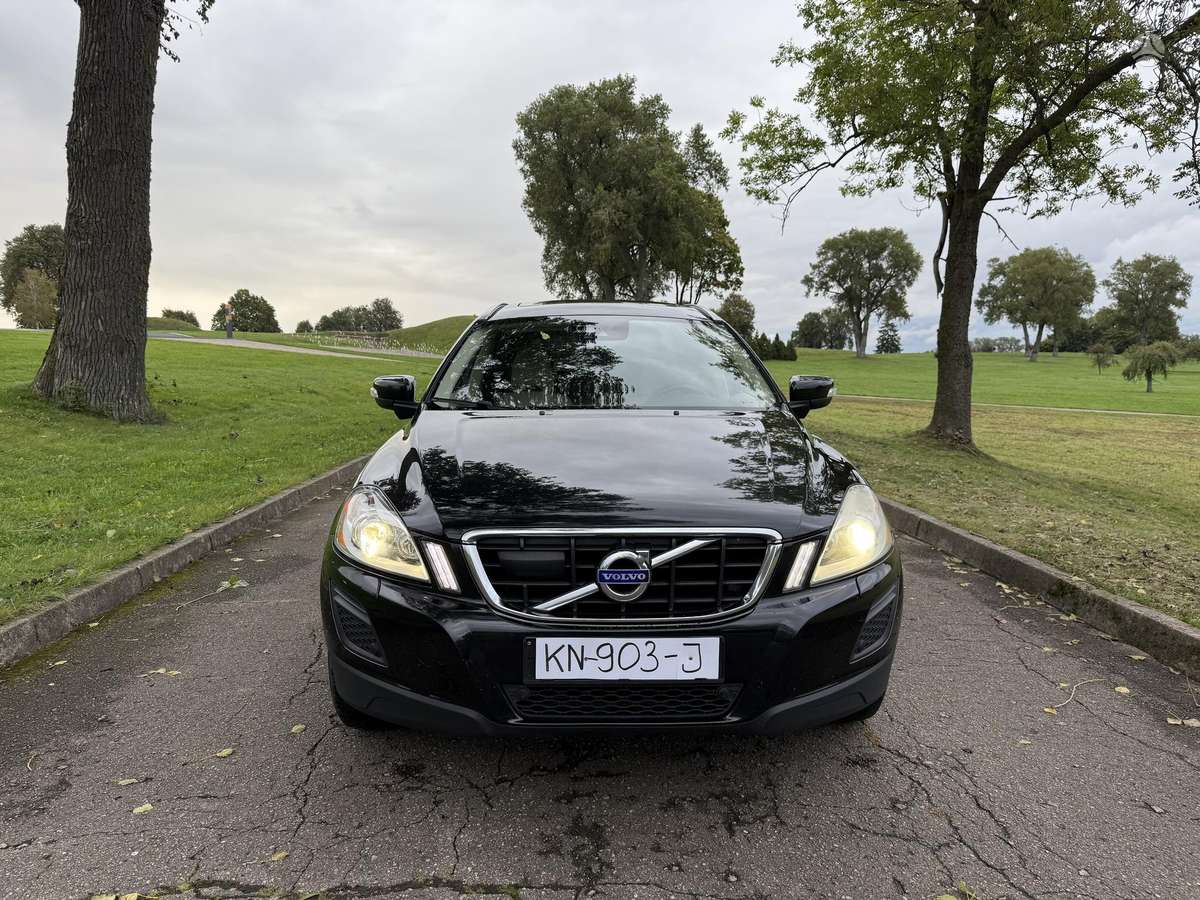 Volvo XC60, 2.0 l., Минивэн