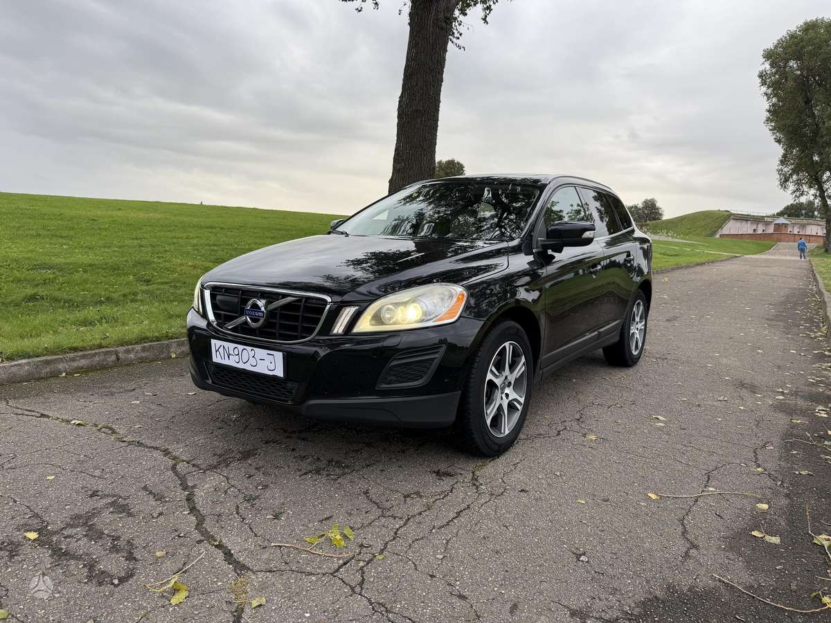 Volvo XC60, 2.0 l., Минивэн