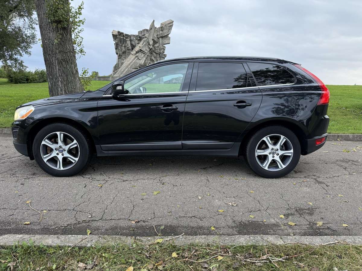 Volvo XC60, 2.0 l., Минивэн