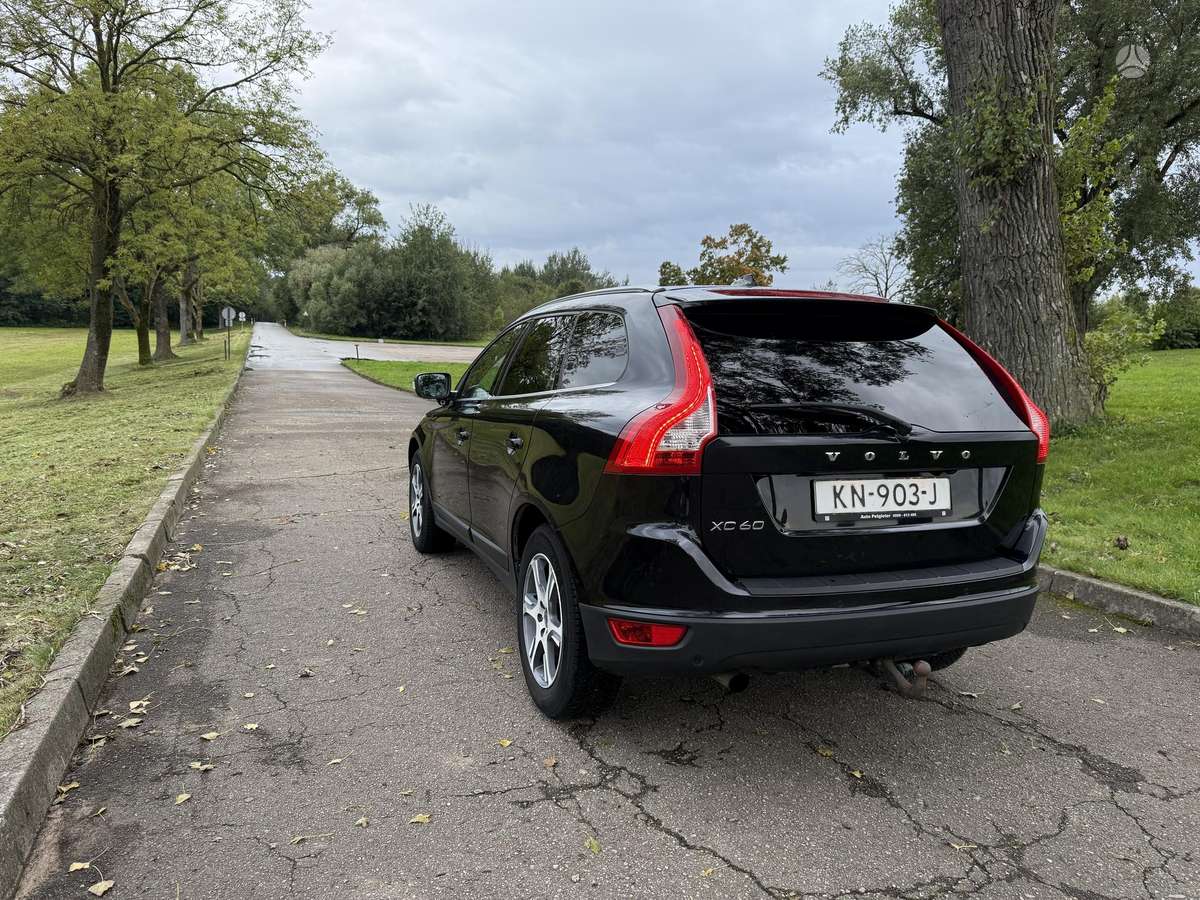 Volvo XC60, 2.0 l., Минивэн