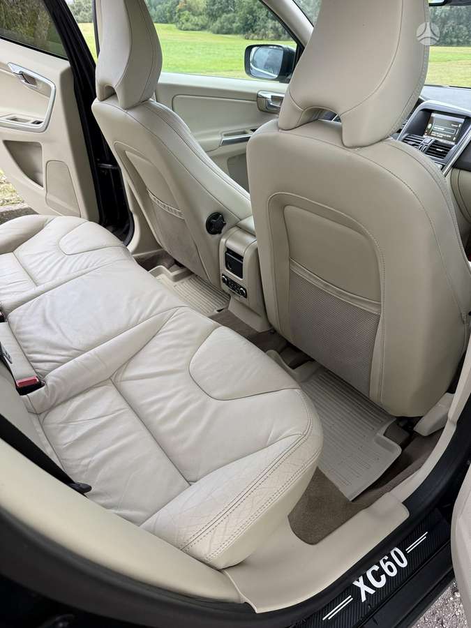 Volvo XC60, 2.0 l., Минивэн