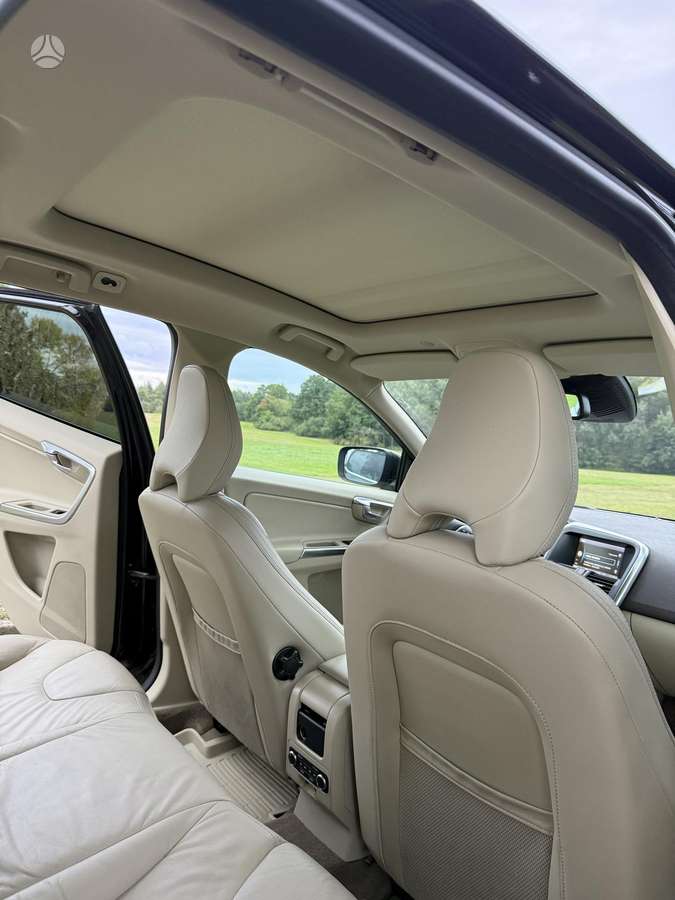 Volvo XC60, 2.0 l., Минивэн