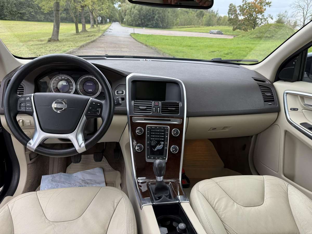 Volvo XC60, 2.0 l., Минивэн