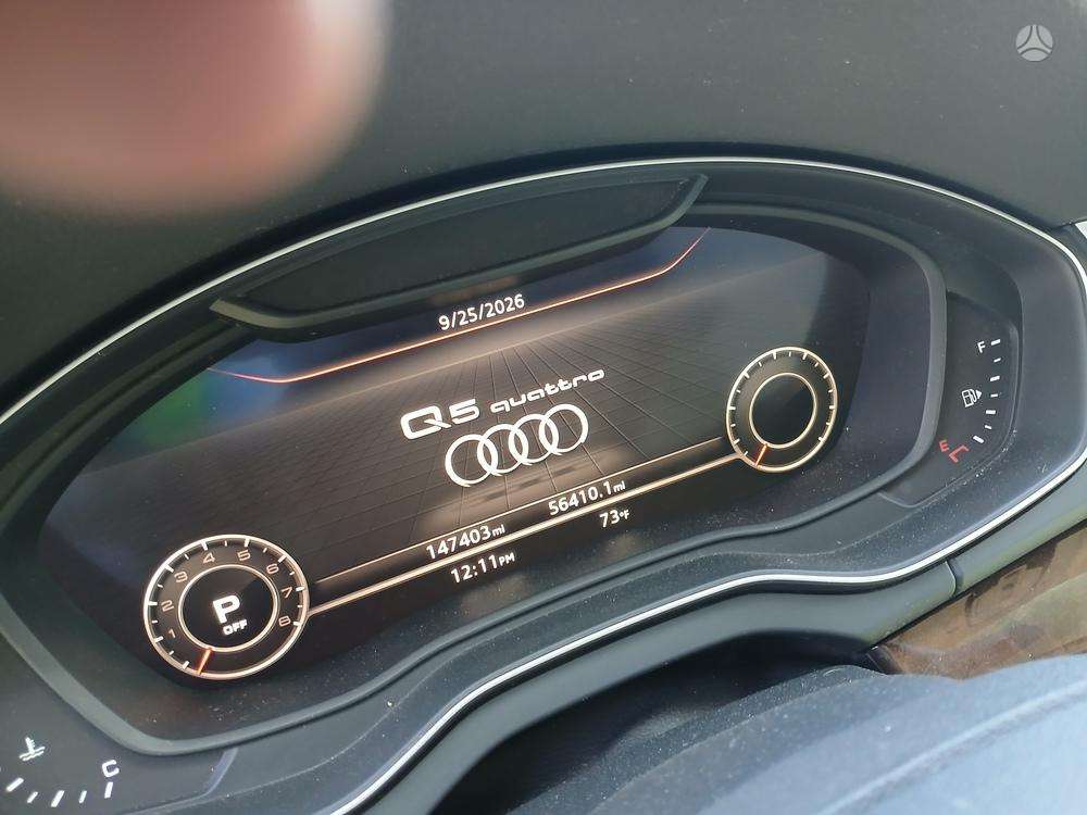 Audi Q5, 2.0 l., off-road / crossover