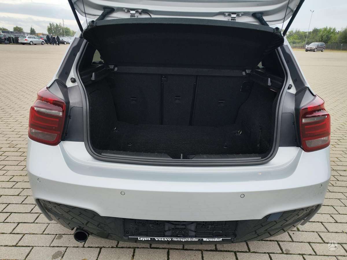 BMW 118, hatchback