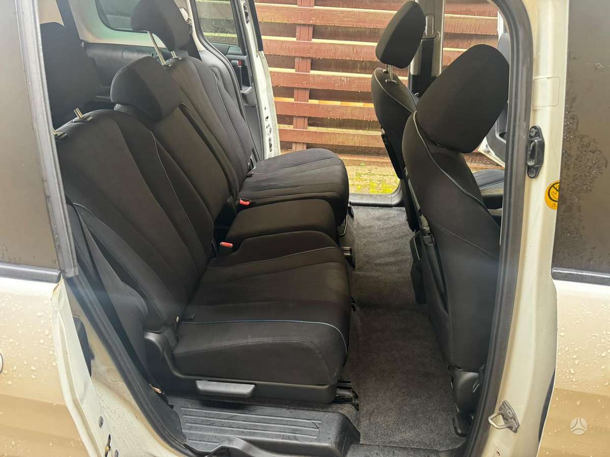 Mazda 5, 1.6 l., Минивэн