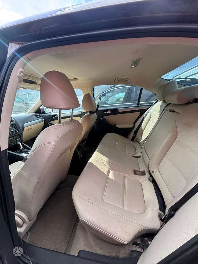 Volkswagen Jetta, 2.0 l., Седан